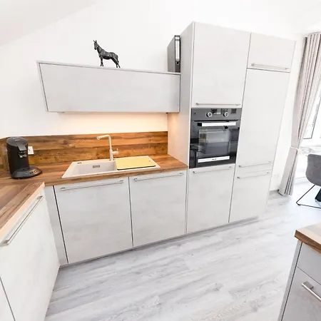 8 Jella Apartment *